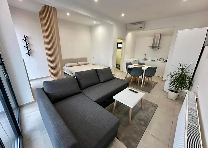 Апартаменти 19 *