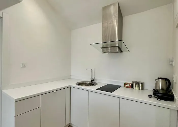 19 Апартаменти *